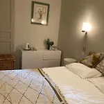 Alojamento de Acomodação e Pequeno-almoço La Des Amandiers 4*